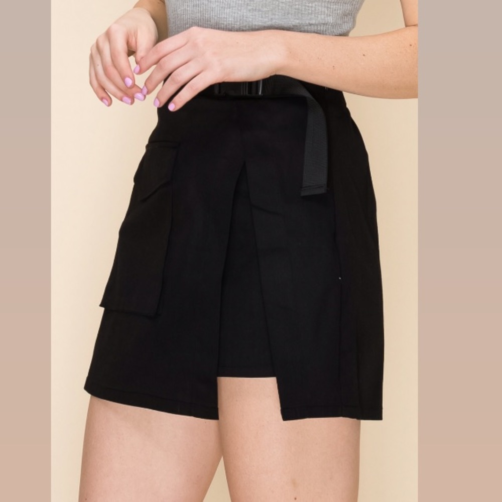 *4 Left!* Structured high waist cargo skirt
